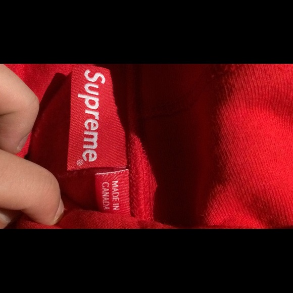 SUPREME SWEATSHIRT - Picture 2 of 4
